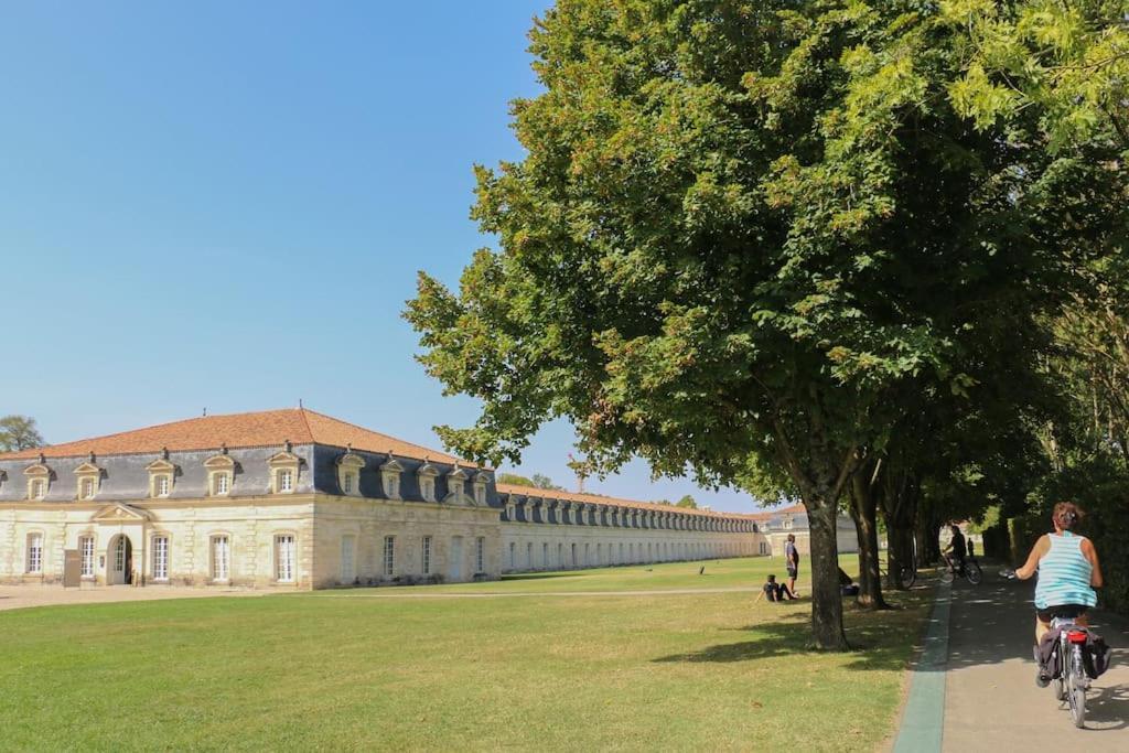 Cote Cour - Appartement En Plein Centre-Ville & Proche Des Thermes Rochefort  Dış mekan fotoğraf