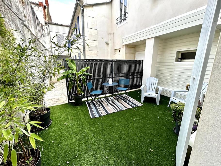 Cote Cour - Appartement En Plein Centre-Ville & Proche Des Thermes Rochefort  Dış mekan fotoğraf