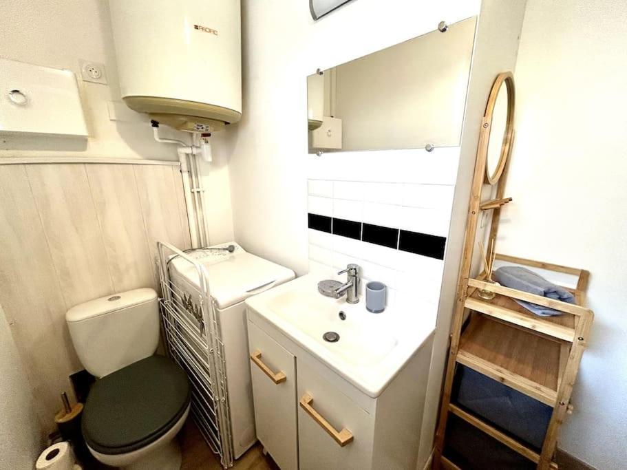 Cote Cour - Appartement En Plein Centre-Ville & Proche Des Thermes Rochefort  Dış mekan fotoğraf
