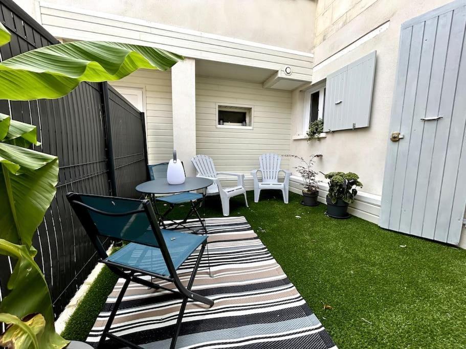 Cote Cour - Appartement En Plein Centre-Ville & Proche Des Thermes Rochefort  Dış mekan fotoğraf