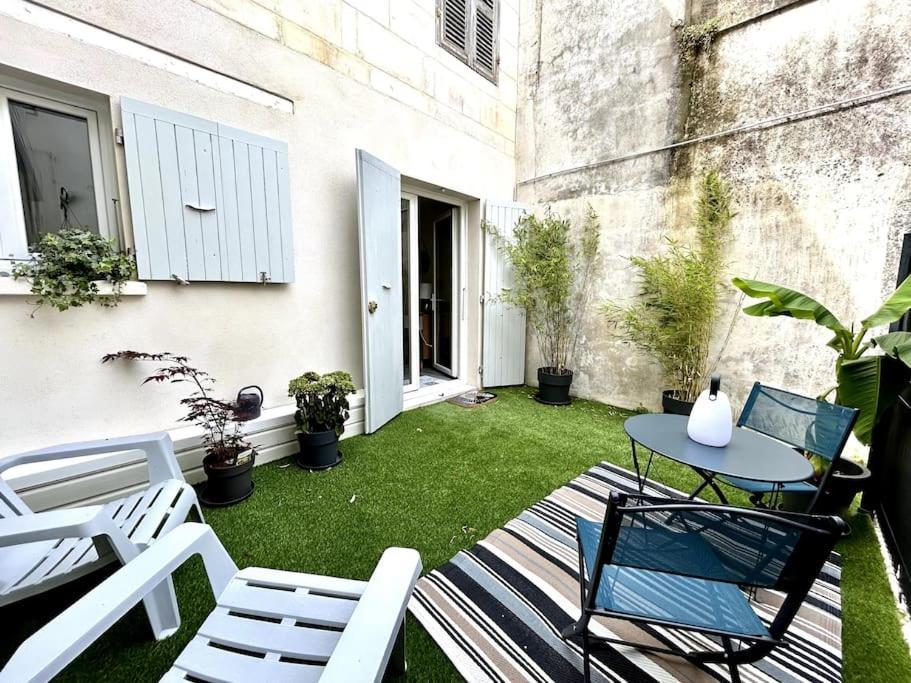 Cote Cour - Appartement En Plein Centre-Ville & Proche Des Thermes Rochefort  Dış mekan fotoğraf